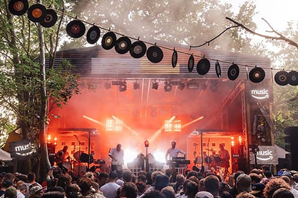 Stage set and lighting